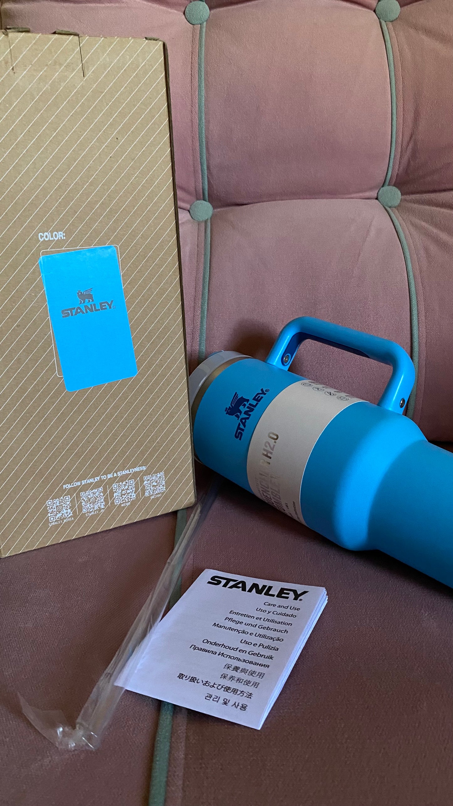 The Quencher H2.0 Flowstate™ Tumbler | color sky blue