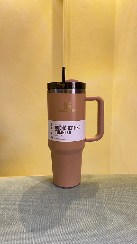 The Quencher H2.0 Flowstate™ Tumbler | color Honey Latte