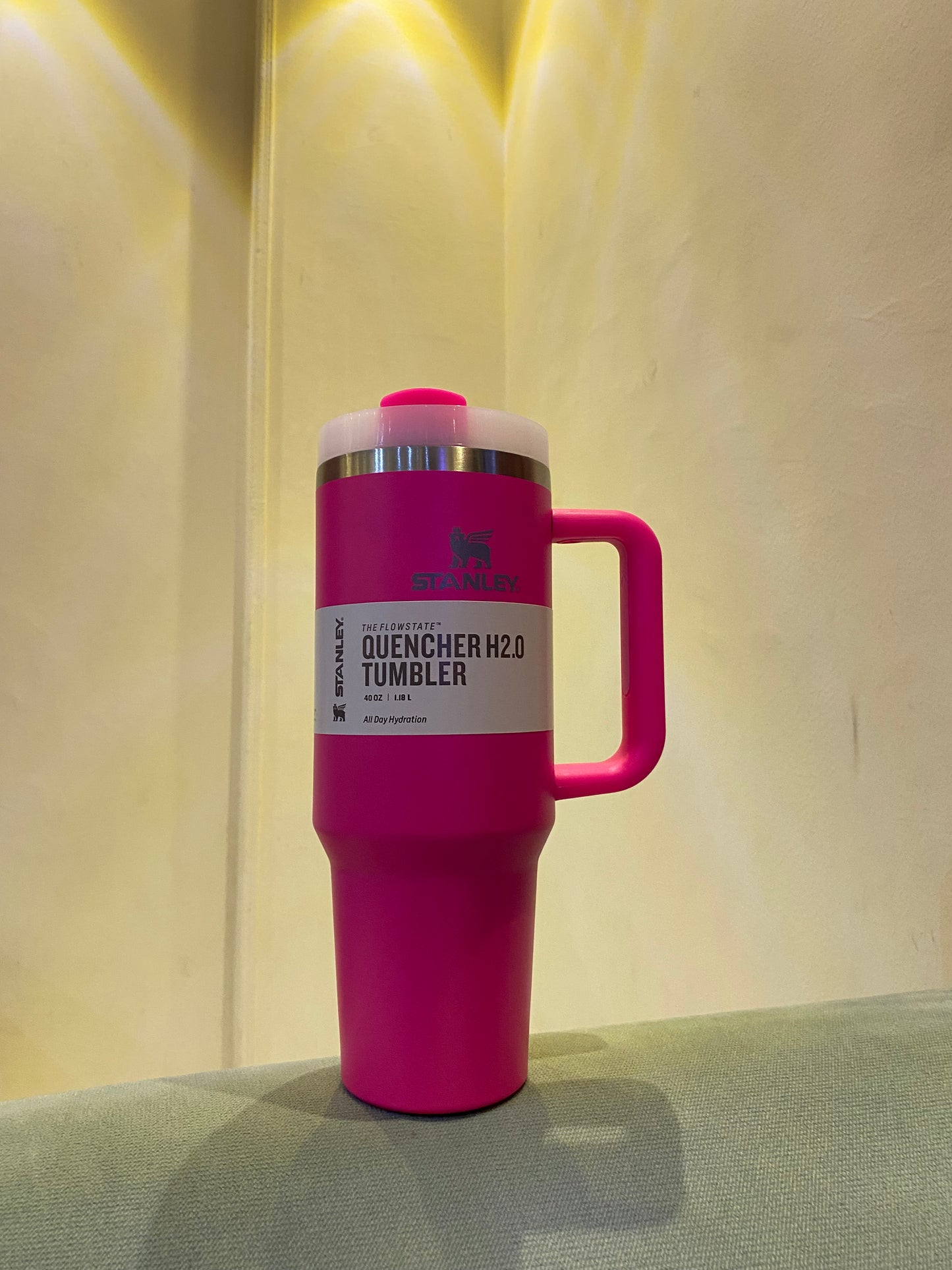 The Quencher H2.0 Flowstate™ Tumbler | color Violet pink