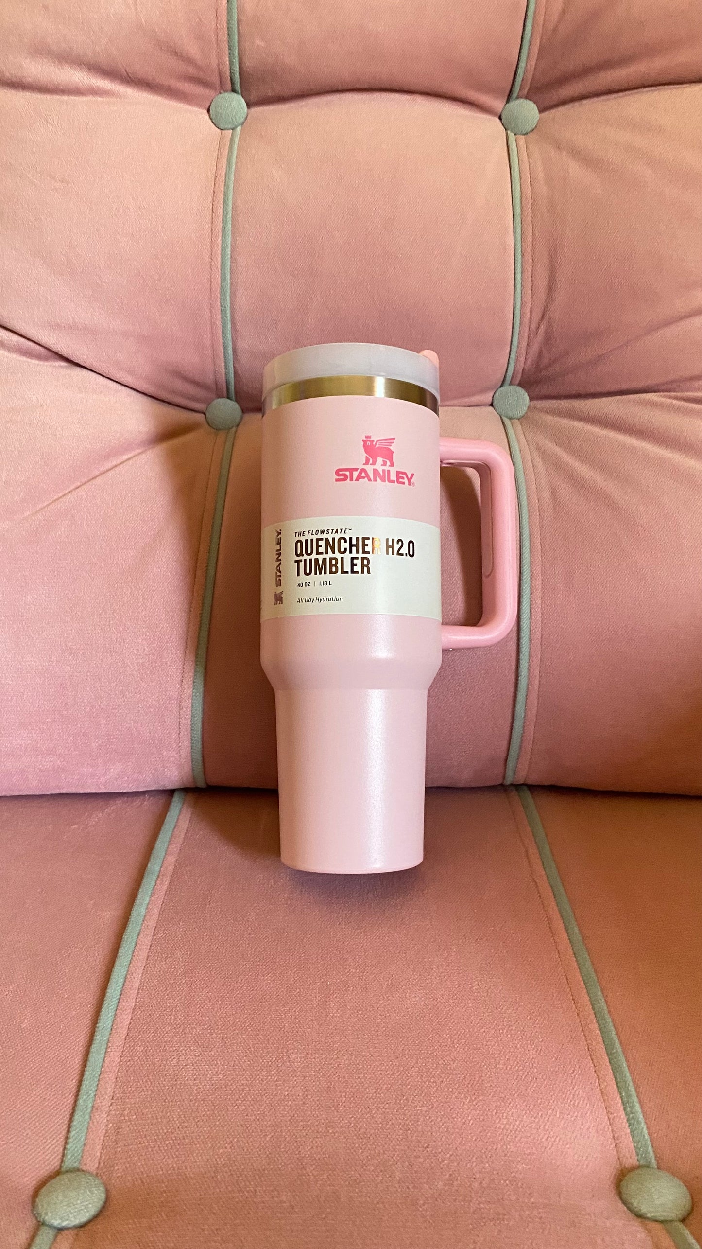 The Quencher H2.0 Flowstate™ Tumbler | color cherry blossom