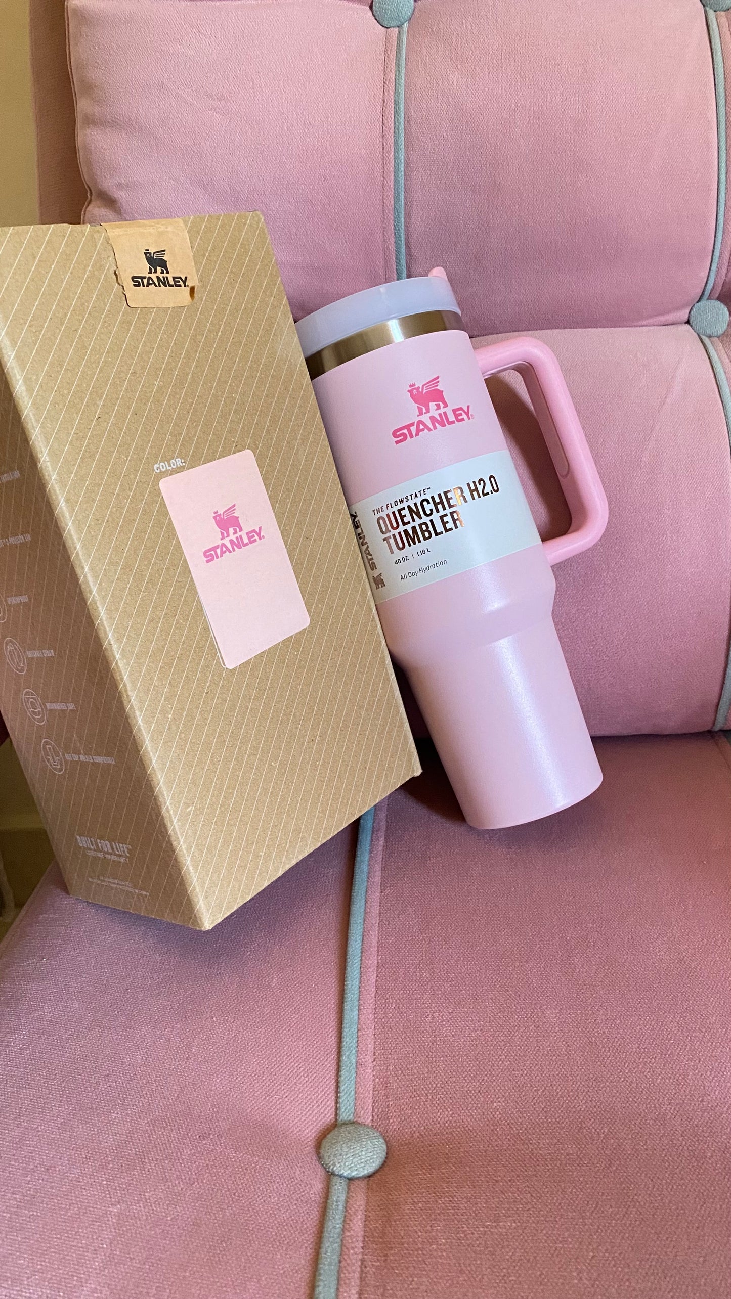 The Quencher H2.0 Flowstate™ Tumbler | color cherry blossom
