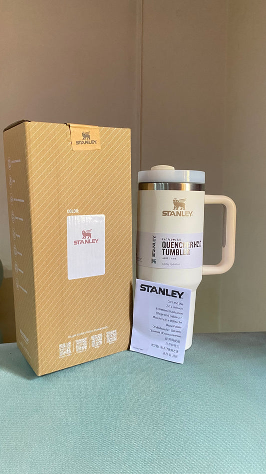 The Quencher H2.0 FlowState™ Tumbler | color cream