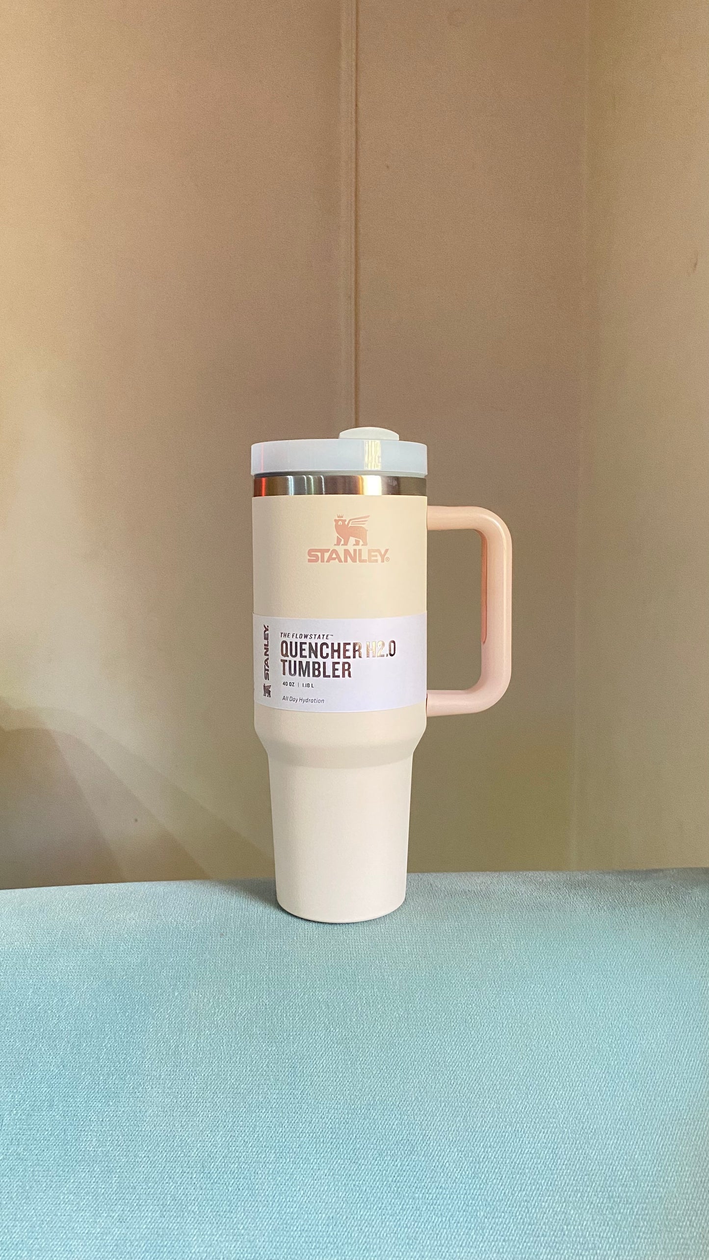 The Quencher H2.0 Flowstate™ Tumbler | color rose Pink