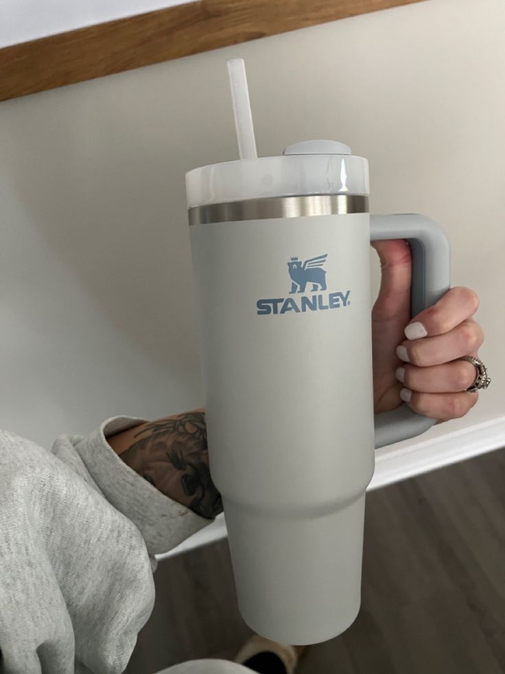 The Quencher H2.0 Flowstate™ Tumbler | Fog color