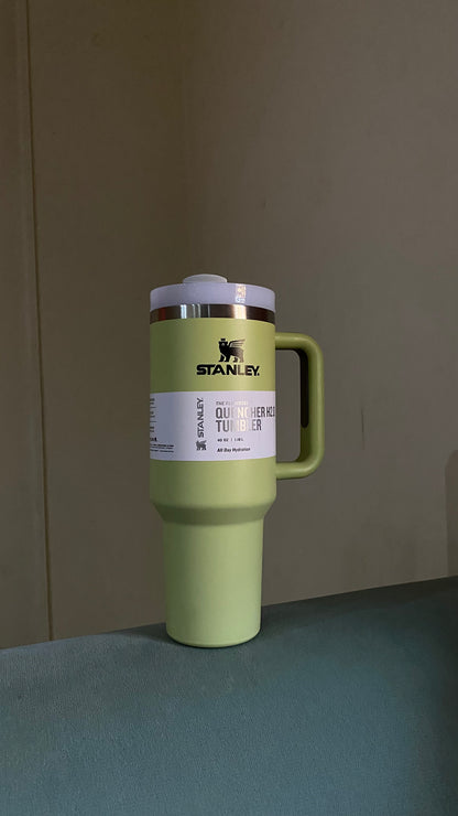 The Quencher H2.0 Flowstate™ Tumbler | color Light green