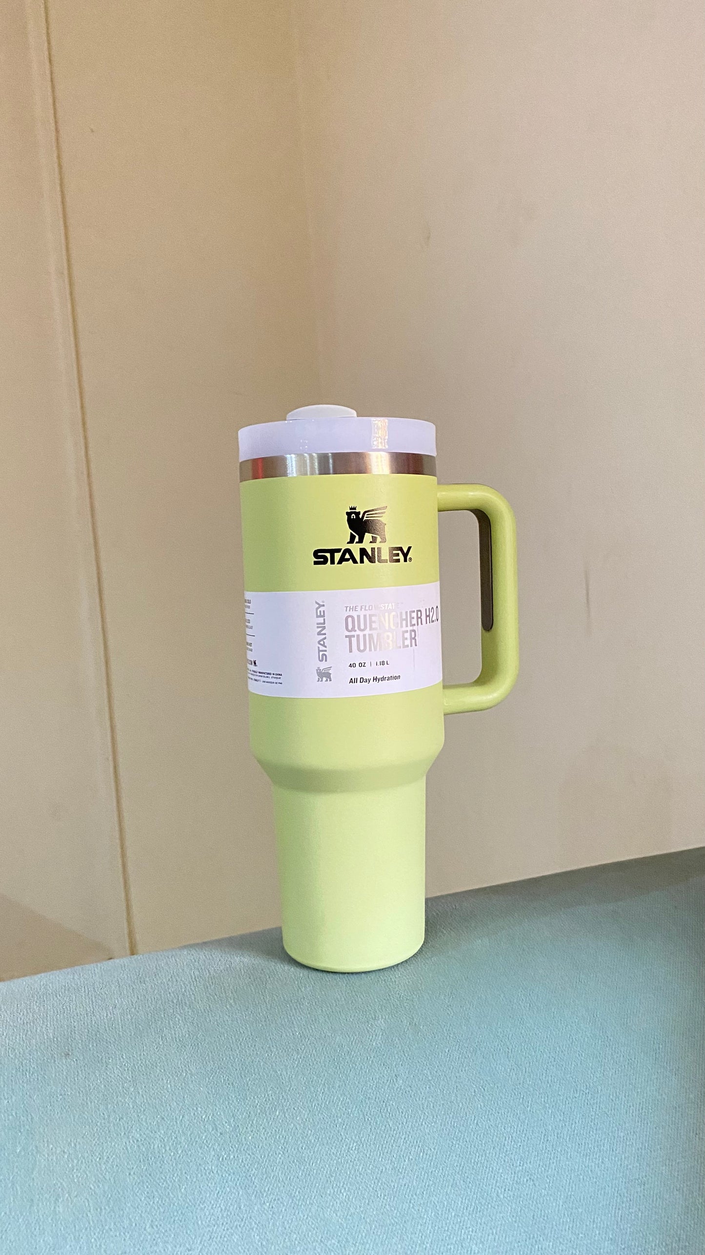 The Quencher H2.0 Flowstate™ Tumbler | color Light green