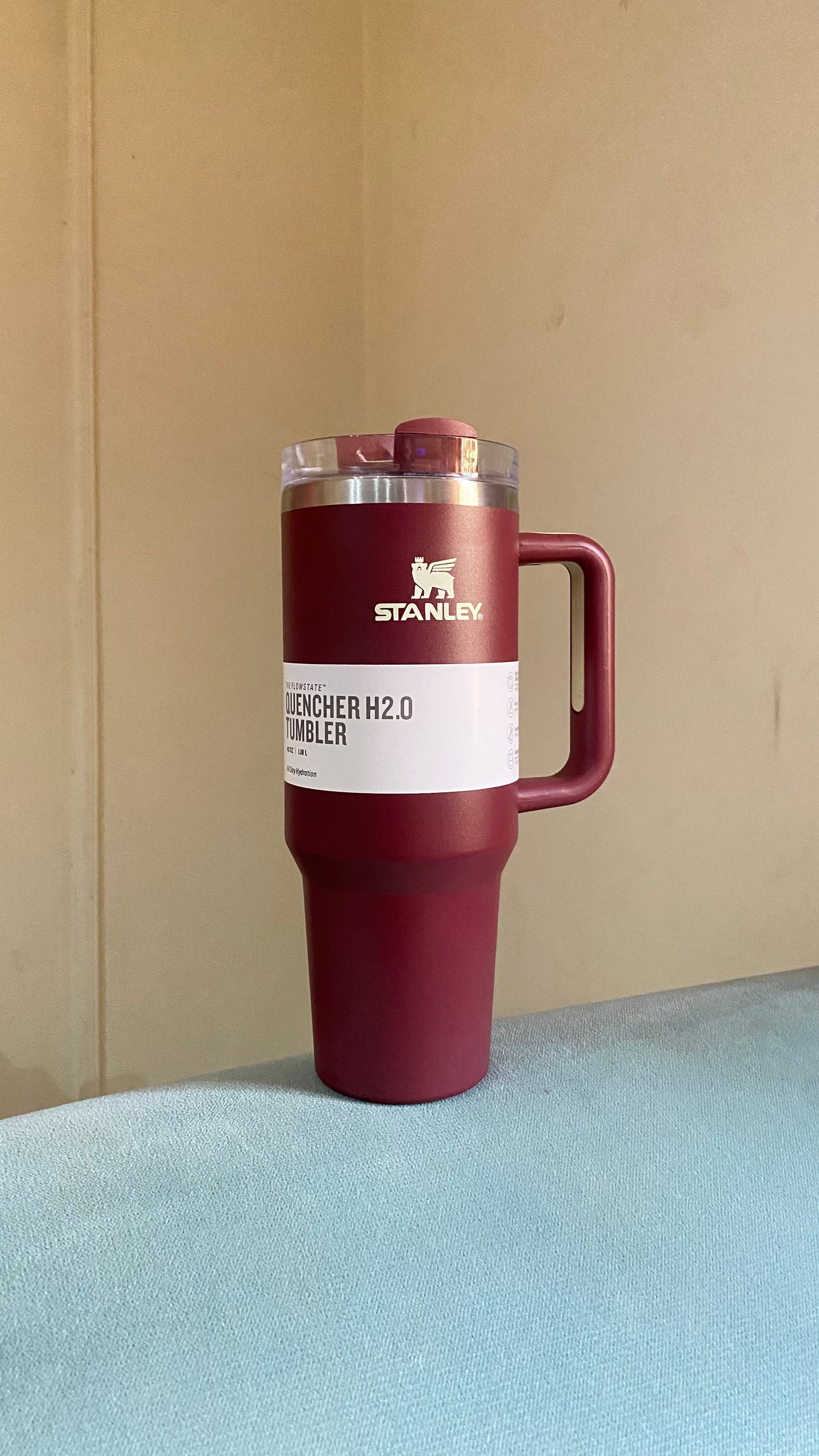 The Quencher H2.0 Flowstate™ Tumbler | color burgundy