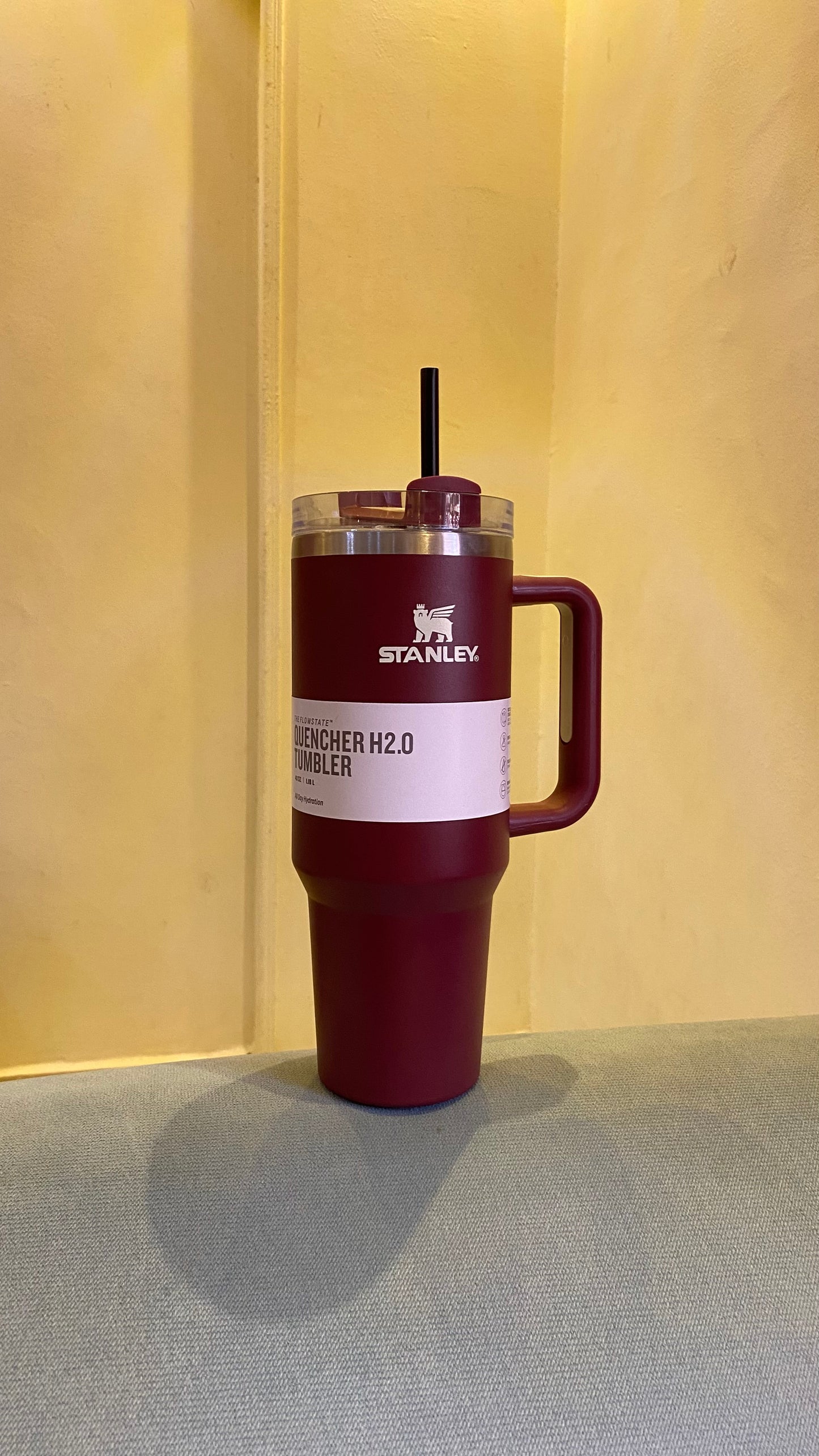 The Quencher H2.0 Flowstate™ Tumbler | color burgundy