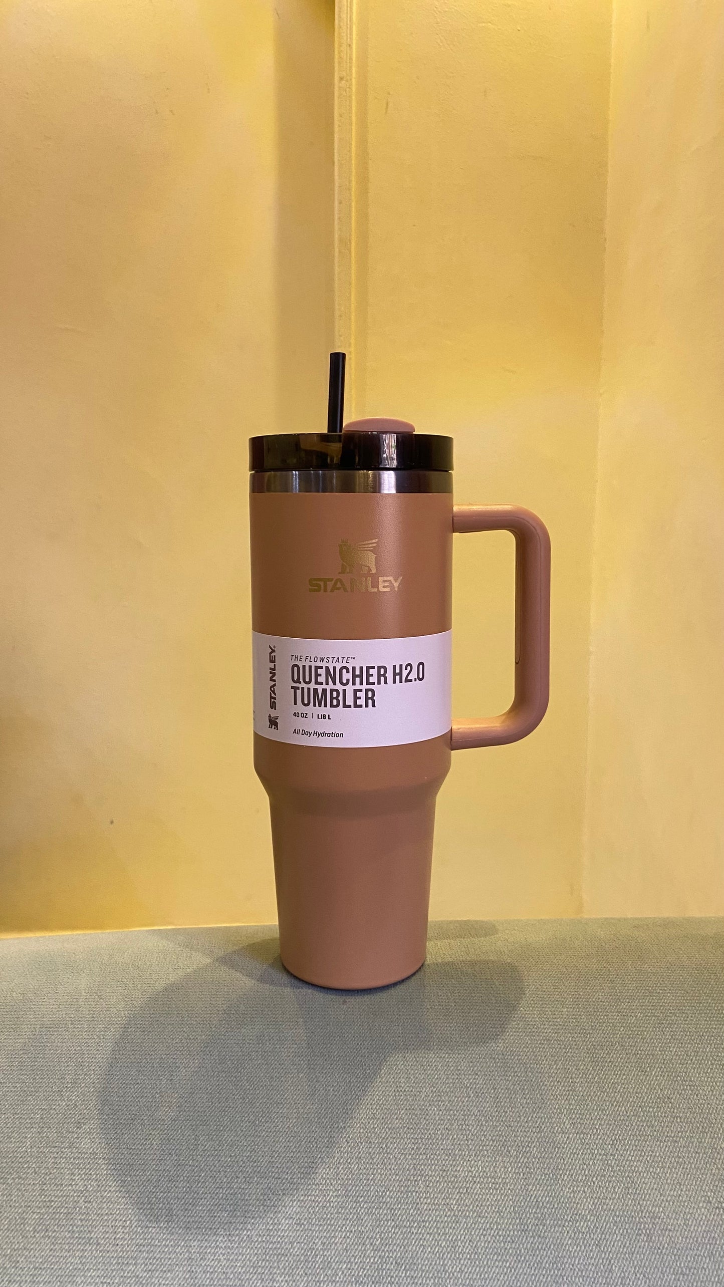 The Quencher H2.0 Flowstate™ Tumbler | color Honey Latte