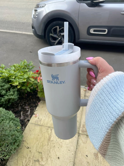 The Quencher H2.0 Flowstate™ Tumbler | Fog color