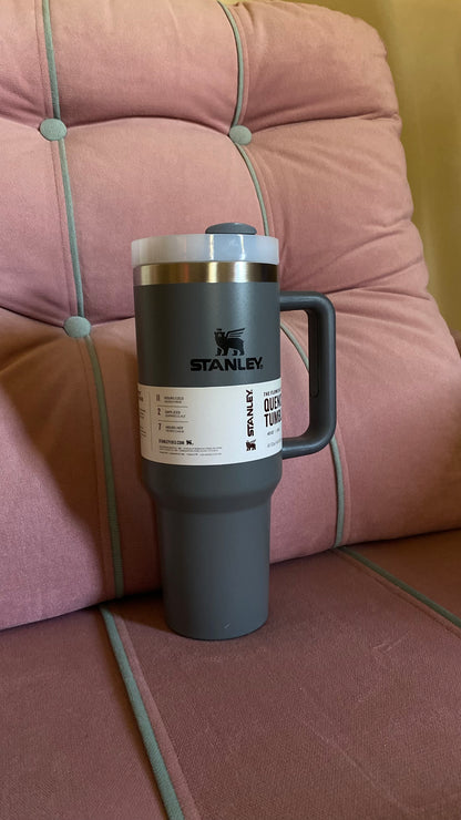 The Quencher H2.0 Flowstate™ Tumbler | color charcoal grey