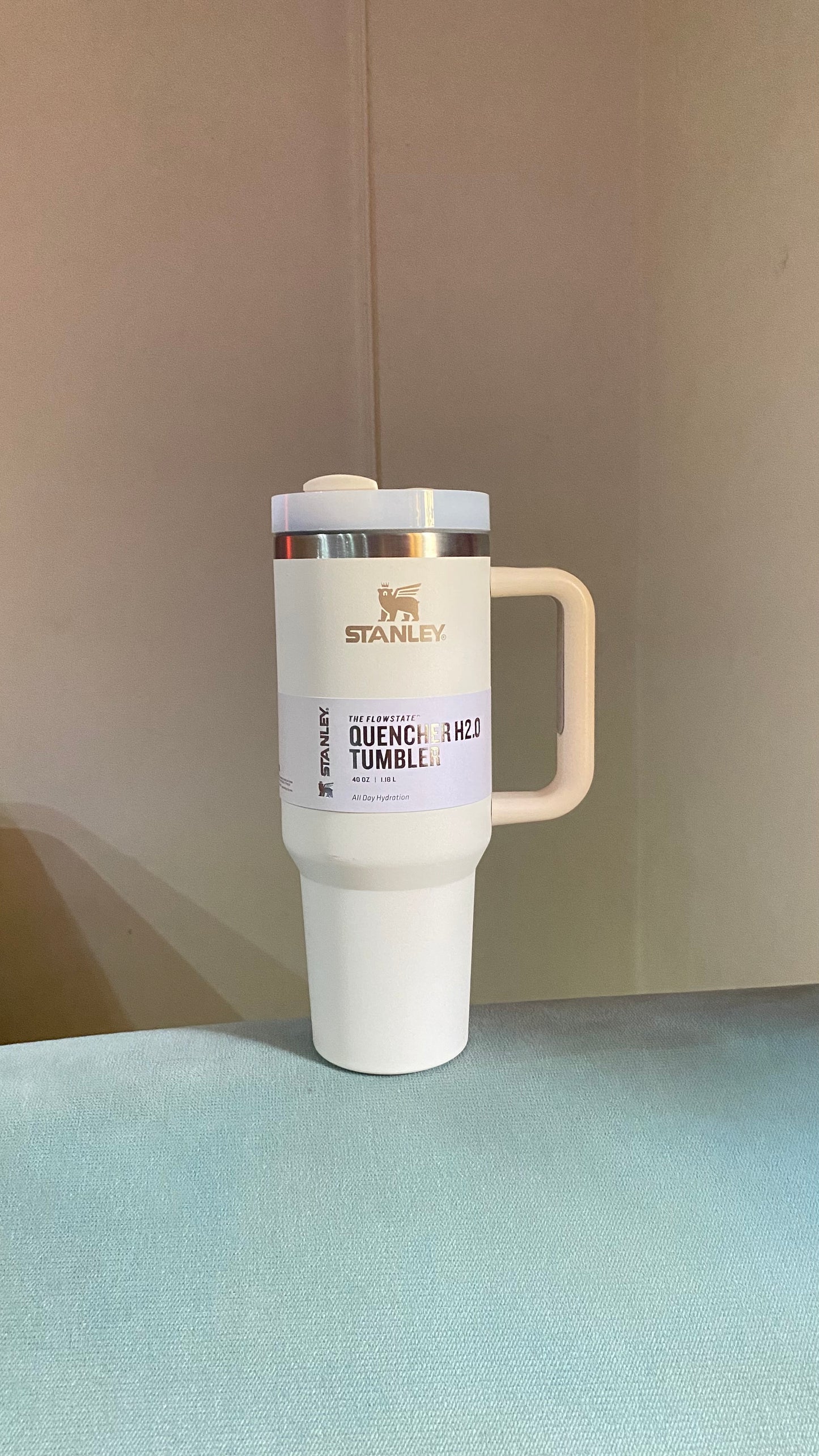 The Quencher H2.0 FlowState™ Tumbler  | color cream